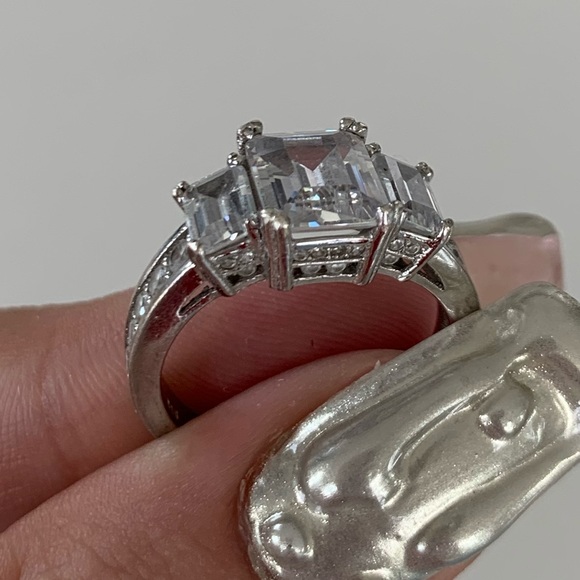 925. 3 CZ Rectangle Stones Engagement/Promise Ring - Picture 6 of 6